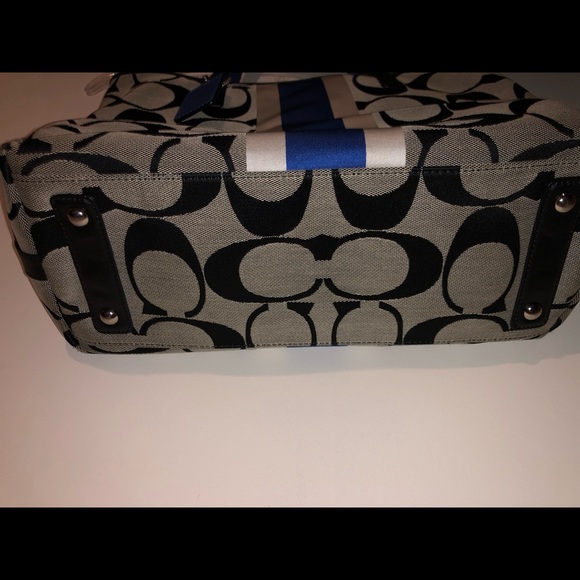 Coach Hampton Tote - Picture 2 of 5